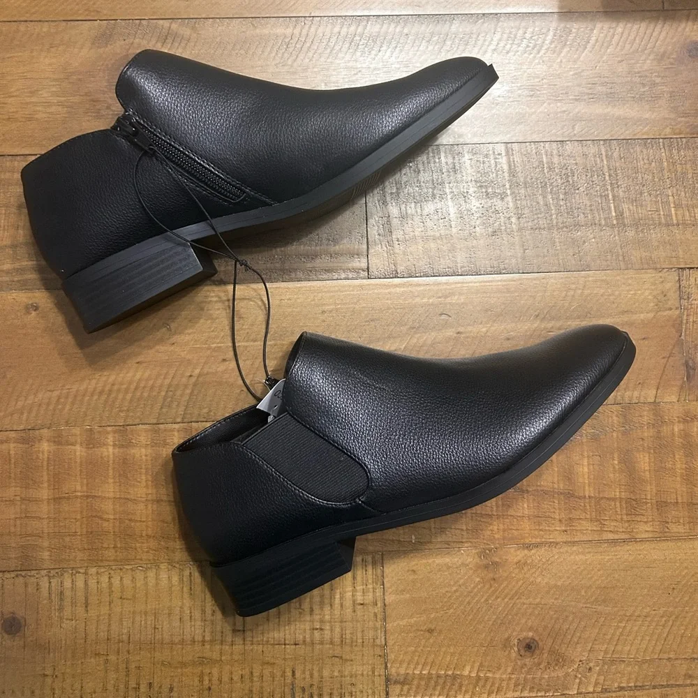 Kensie Sammy Black Ankle Boot - Picture 3 of 12